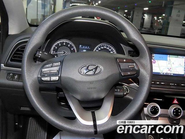 Hyundai AVANTE 2019 — photo 14