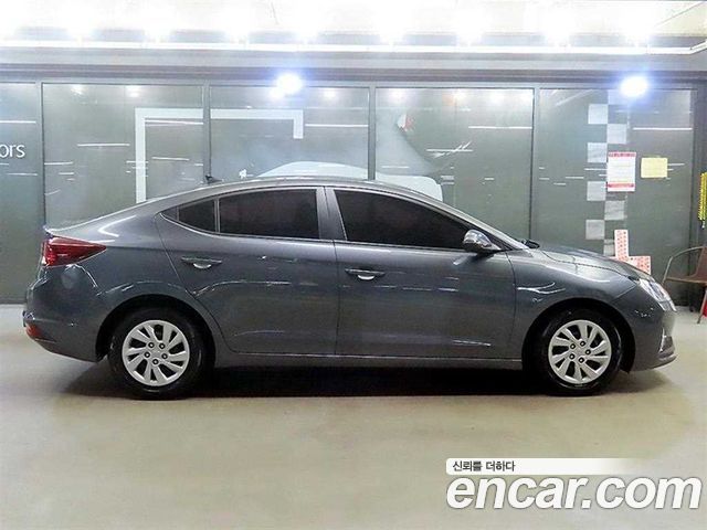 Hyundai AVANTE 2019 — photo 19