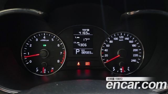 Kia K3 2015 — photo 11