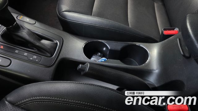 Kia K3 2015 — photo 28