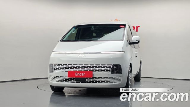 Hyundai Staria 2025 — photo 3