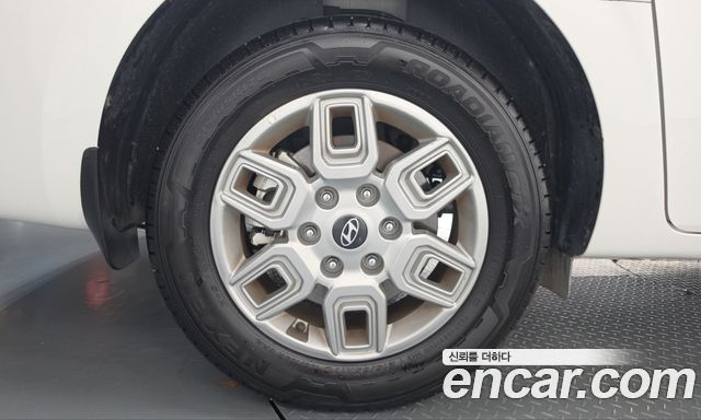 Hyundai Staria 2025 — photo 5