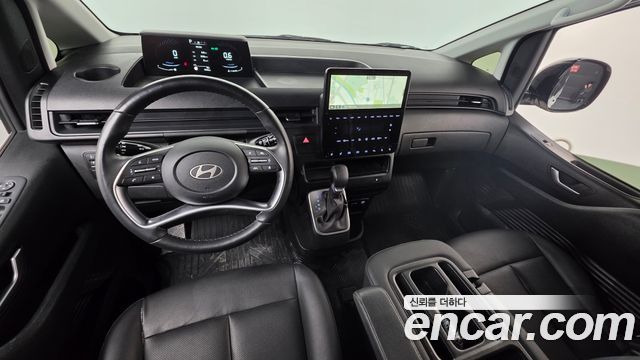 Hyundai Staria 2025 — photo 10