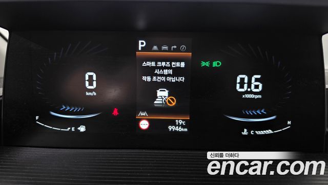 Hyundai Staria 2025 — photo 11