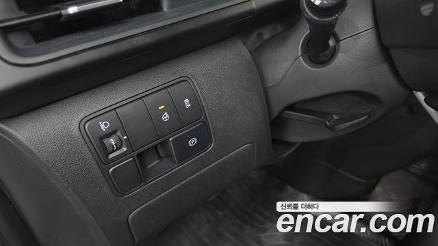 Hyundai Staria 2025 — photo 23
