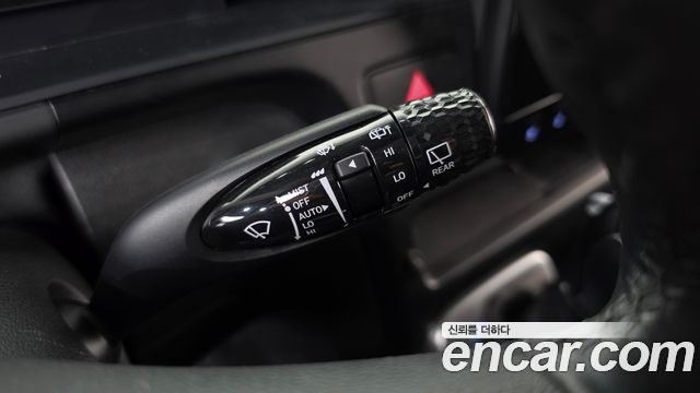 Hyundai Staria 2025 — photo 25