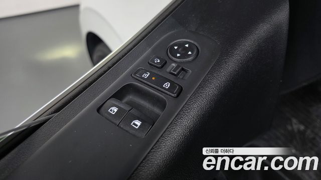 Hyundai Staria 2025 — photo 26