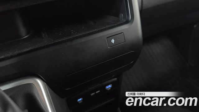 Hyundai Staria 2025 — photo 28