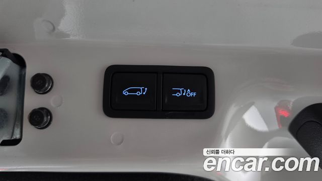 Hyundai Staria 2025 — photo 30
