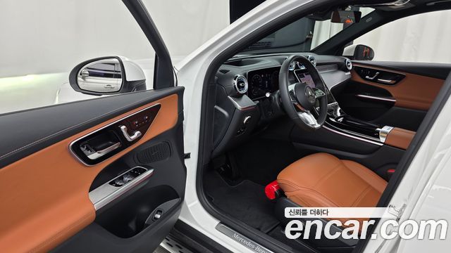 Mercedes-Benz GLC-Class 2026 — photo 13