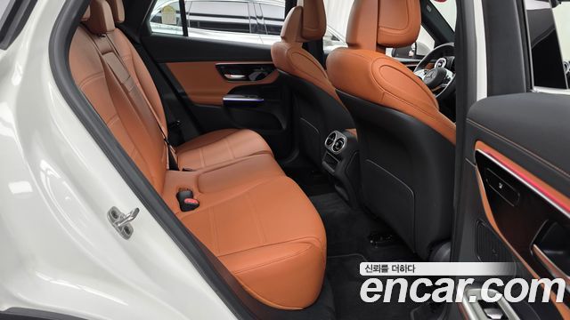 Mercedes-Benz GLC-Class 2026 — photo 17