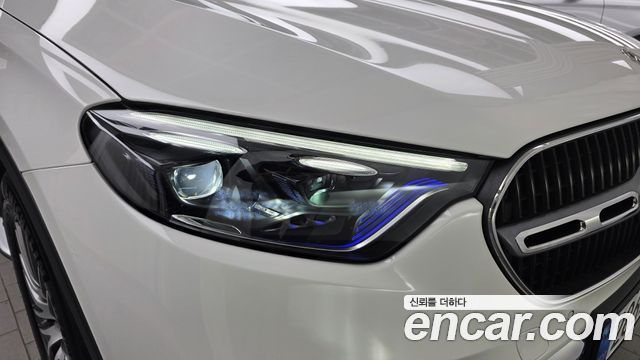 Mercedes-Benz GLC-Class 2026 — photo 8