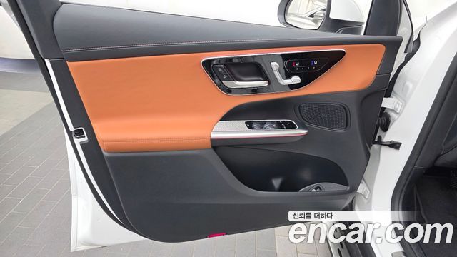 Mercedes-Benz GLC-Class 2026 — photo 14