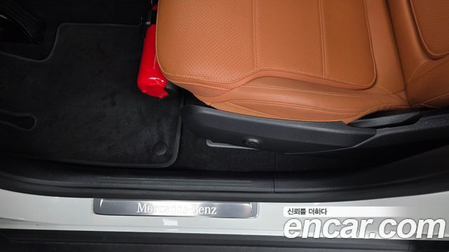 Mercedes-Benz GLC-Class 2026 — photo 32