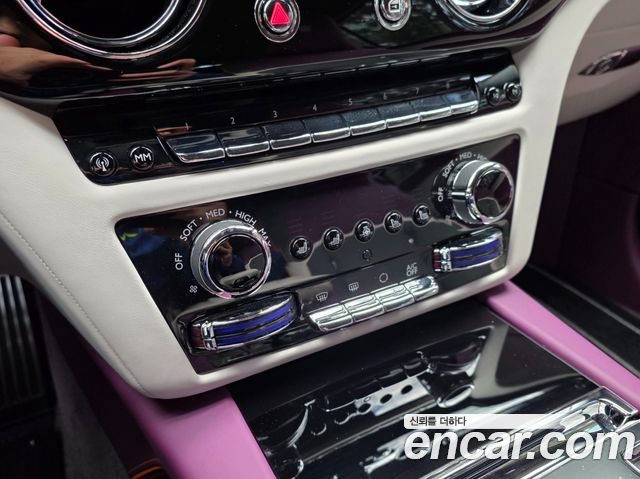 Rolls-Royce Spectre 2024 — photo 13