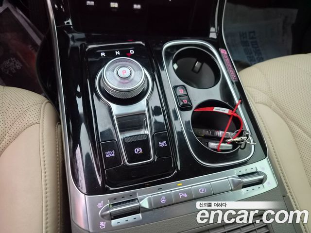 Kia Canival 2023 — photo 8