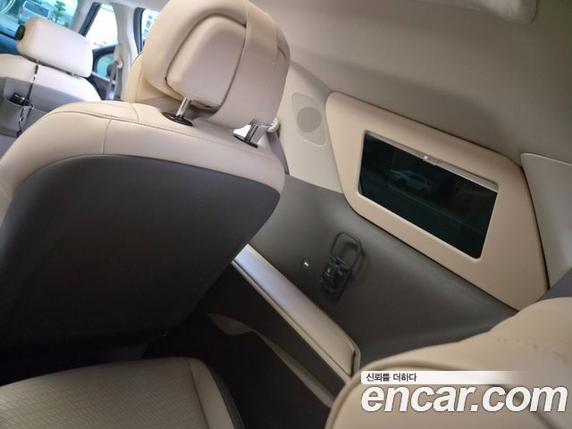 Kia Canival 2023 — photo 16