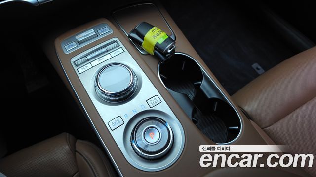 Genesis GV70 2021 — photo 12