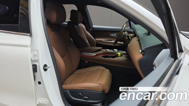 Genesis GV70 2021 — photo 18
