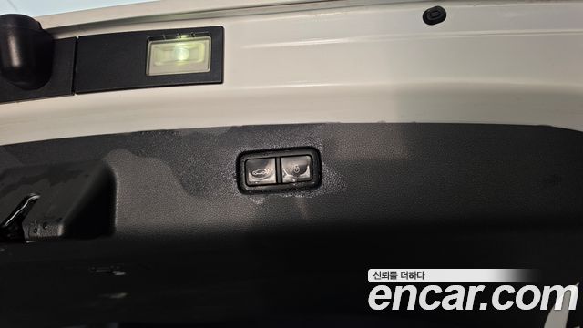 Genesis GV70 2021 — photo 24