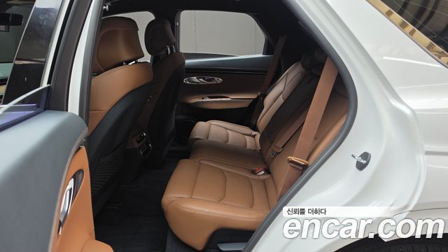 Genesis GV70 2021 — photo 16