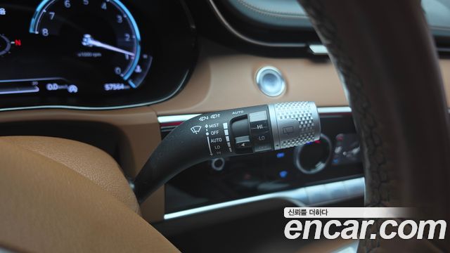 Genesis GV70 2021 — photo 28