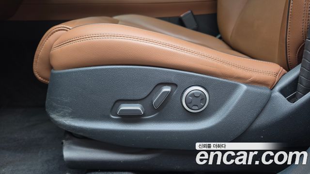 Genesis GV70 2021 — photo 33