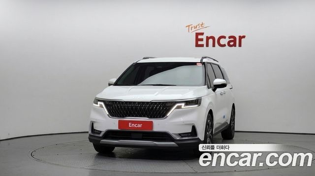 Kia Canival 2023 — photo 3