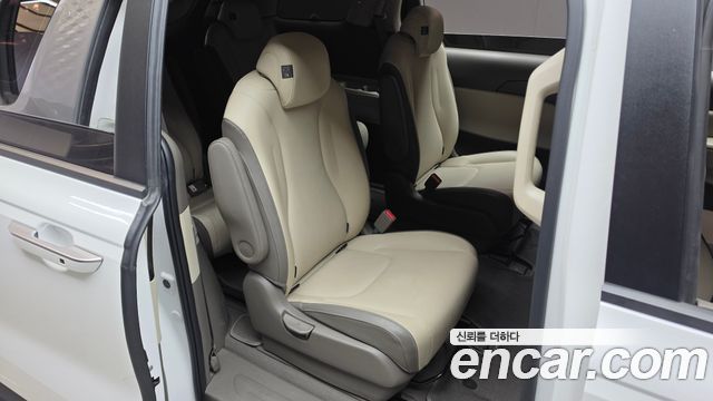 Kia Canival 2023 — photo 17