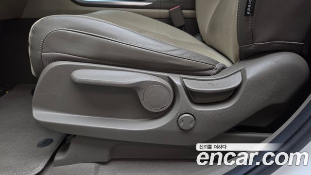 Kia Canival 2023 — photo 26