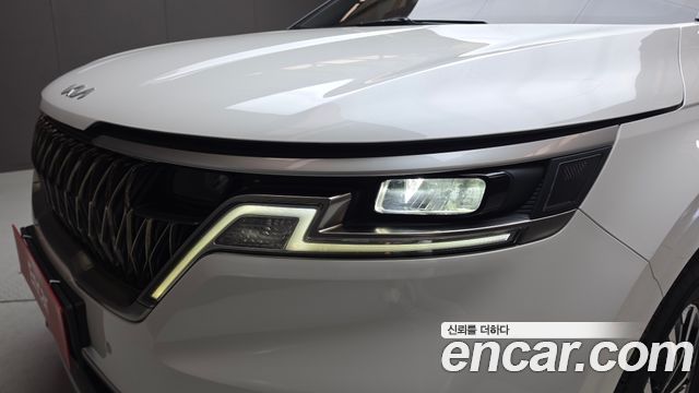 Kia Canival 2023 — photo 8