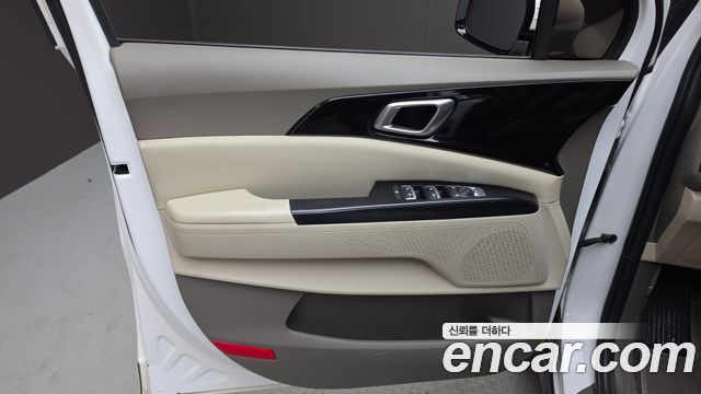 Kia Canival 2023 — photo 14