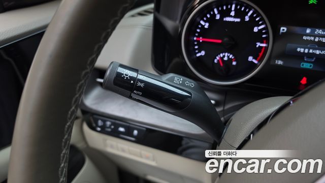 Kia Canival 2023 — photo 27