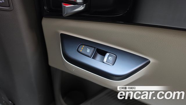 Kia Canival 2023 — photo 32