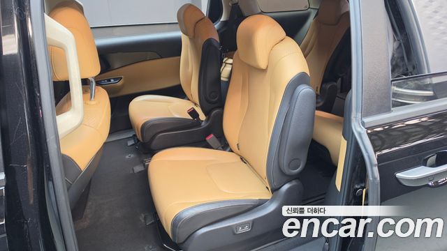 Kia Canival 2022 — photo 16