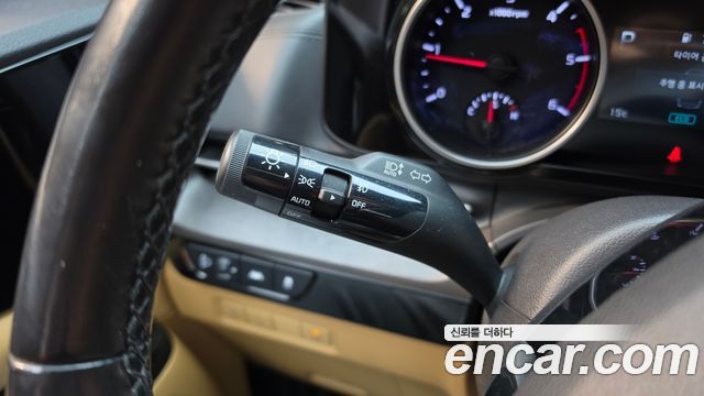 Kia Canival 2022 — photo 31