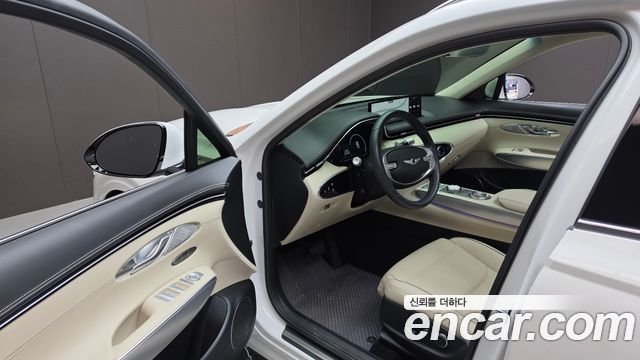 Genesis GV70 2023 — photo 13
