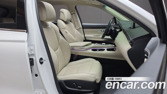 Genesis GV70 2023 — photo 18
