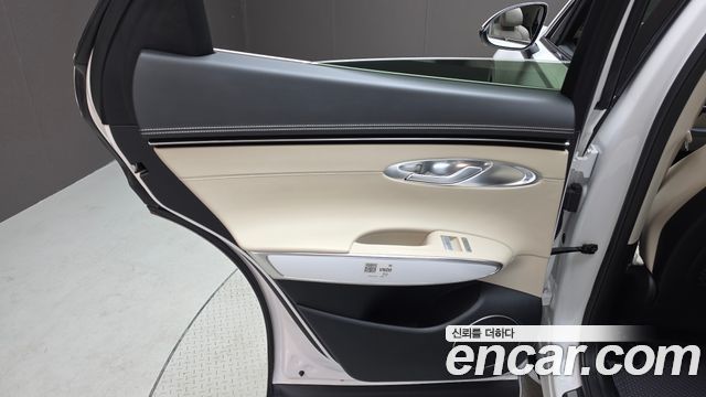 Genesis GV70 2023 — photo 15