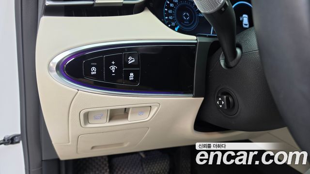 Genesis GV70 2023 — photo 28