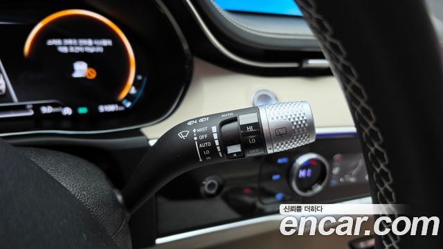 Genesis GV70 2023 — photo 29