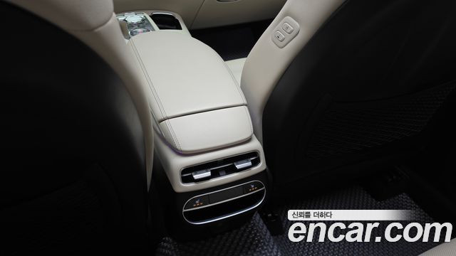 Genesis GV70 2023 — photo 35