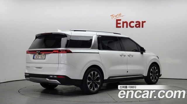 Kia Canival 2022 — photo 2