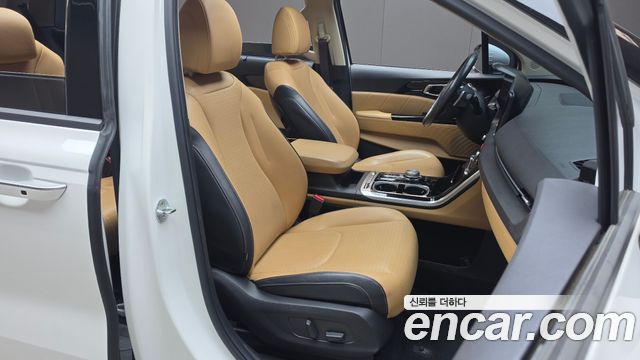 Kia Canival 2022 — photo 18
