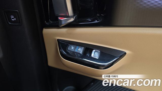 Kia Canival 2022 — photo 31