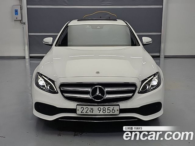 Mercedes-Benz E-Class 2018 — photo 2
