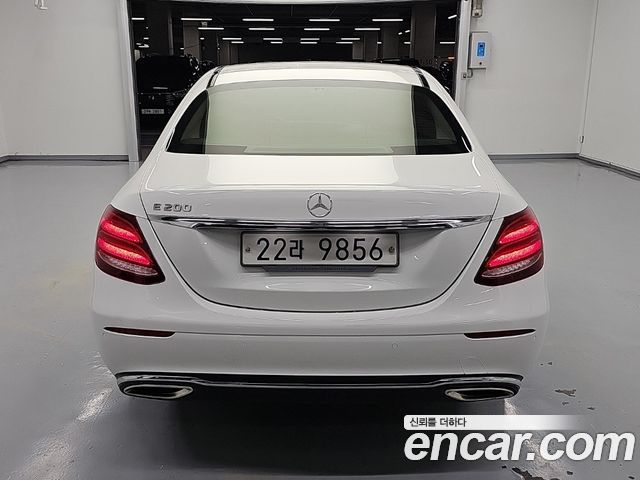 Mercedes-Benz E-Class 2018 — photo 3