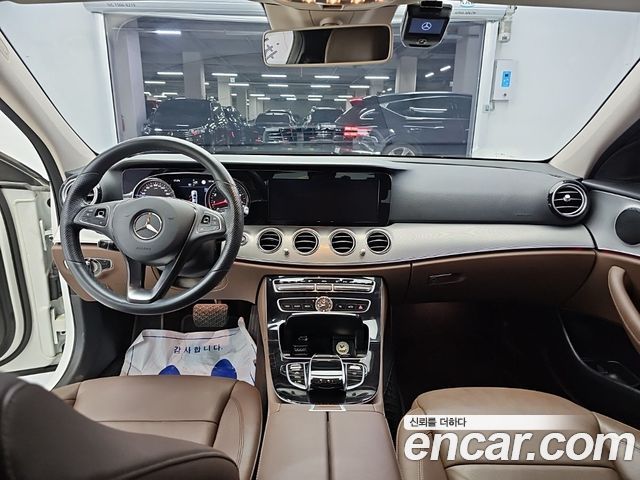 Mercedes-Benz E-Class 2018 — photo 7