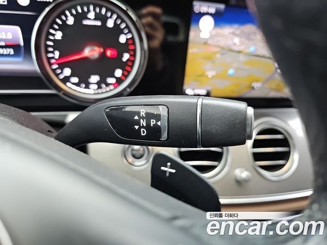 Mercedes-Benz E-Class 2018 — photo 8