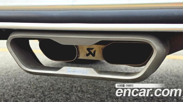 Mercedes-Benz G-Class 2022 — photo 18